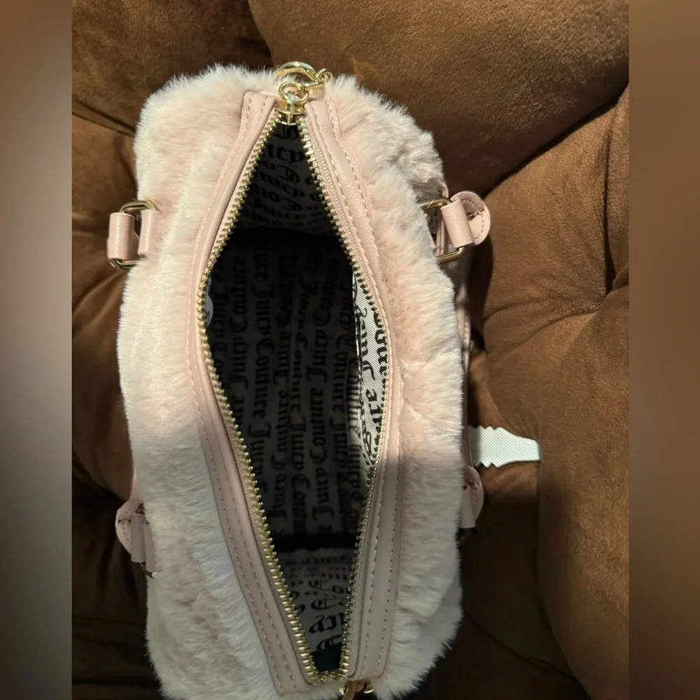 Juicy Couture LETS GET COZY SATCHEL - Picture 2 of 4
